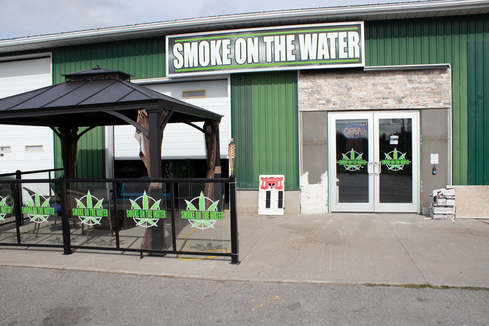 Home - Smoke On The Water 420